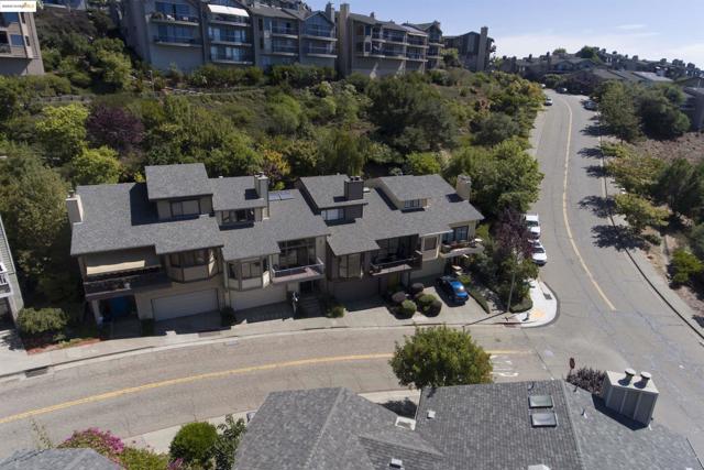 1881 Grand View Drive, Oakland CA: https://media.crmls.org/mediaz/bdb422be-7125-473d-950f-6ab106c111a7.jpg