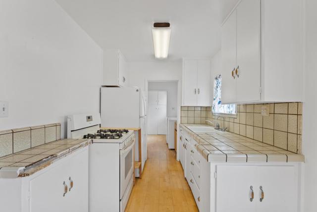 1760 48th Avenue, Capitola CA: https://media.crmls.org/mediaz/bdb424d3-bd8e-498f-80c5-c68e9a1f815a.jpg