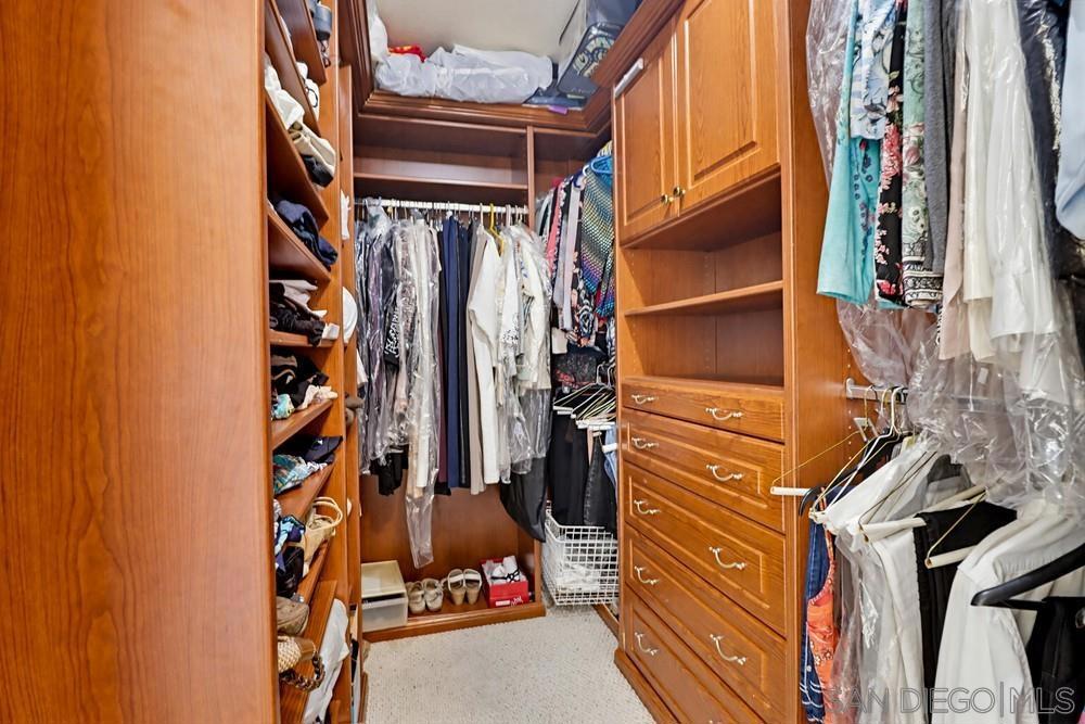 https://media.crmls.org/mediaz/bdb4b1fa-cbce-4989-8953-f6439f6fc9f2.jpg?preset=X-Large
