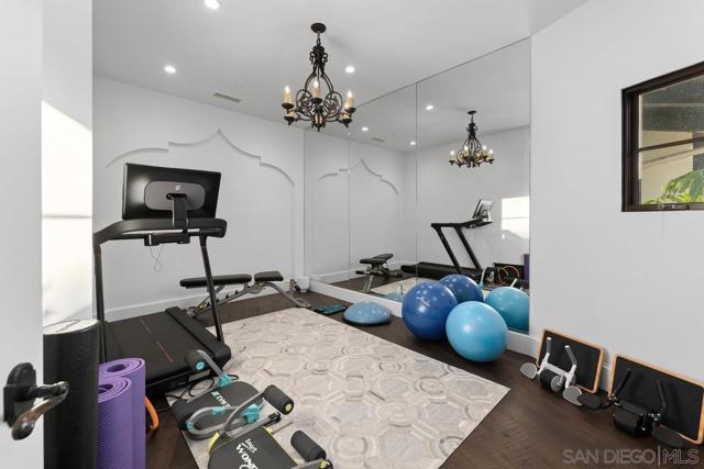 16304 Via De Santa Fe, Rancho Santa Fe CA: https://media.crmls.org/mediaz/bdb53630-fdfc-476a-9ca8-e184ba31598b.jpg