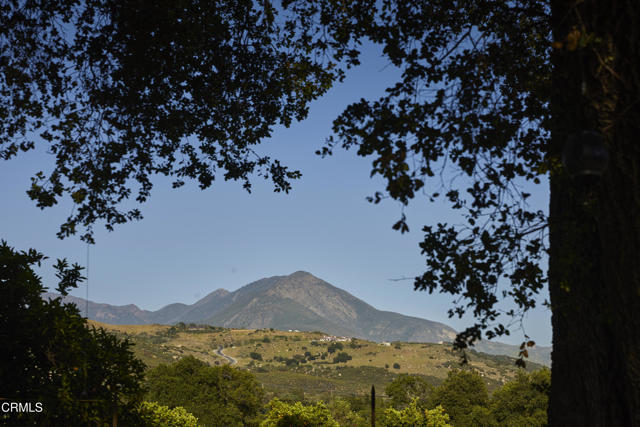 12293 Topa Lane, Santa Paula CA: https://media.crmls.org/mediaz/bdb5d58b-d41e-4989-8c47-98b428666706.jpg