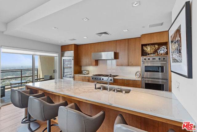 1 W Century Drive, Los Angeles CA: https://media.crmls.org/mediaz/bdb60f11-25e0-4030-9062-54f7548efbb4.jpg