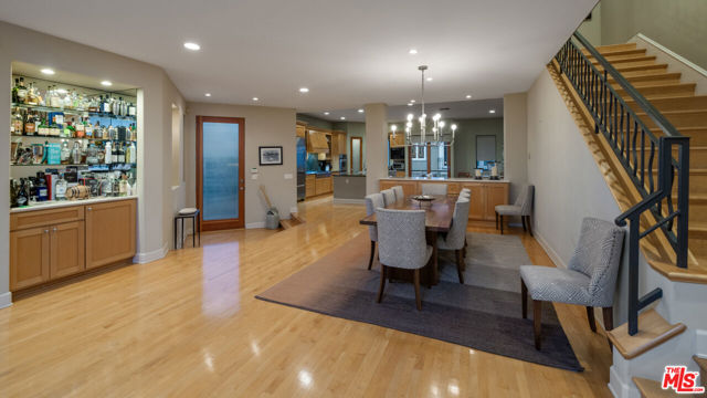 4115 Roma Court, Marina del Rey CA: https://media.crmls.org/mediaz/bdb68394-02ec-471e-aaa9-8db88d68ab07.jpg