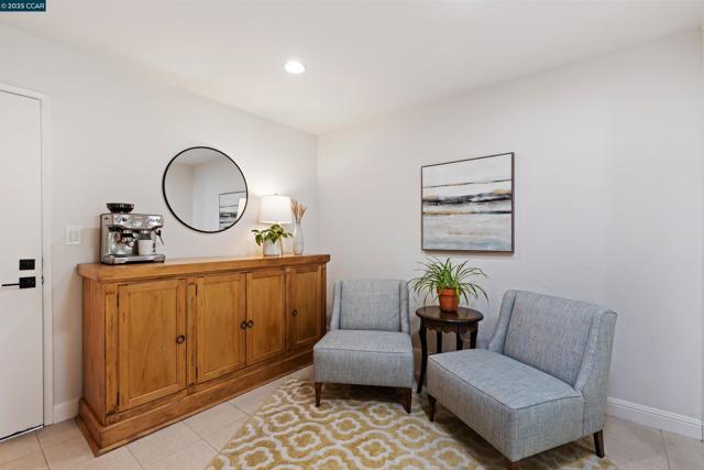 1513 Siskiyou Dr, Walnut Creek CA: https://media.crmls.org/mediaz/bdb697b8-789a-4691-b059-1e3a249c019d.jpg
