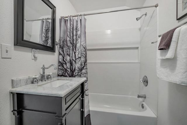 Image 24 of 42 For 4399 Glenwood Drive