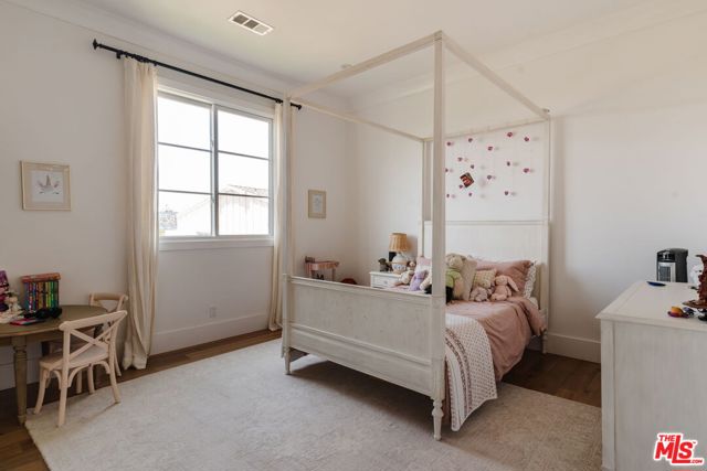 Image 15 of 22 For 141 Saltair Avenue