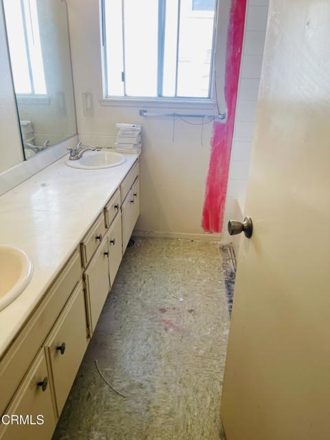 Detail Gallery Image 8 of 15 For 205 Dana Point Ave, Ventura,  CA 93004 - 4 Beds | 3 Baths