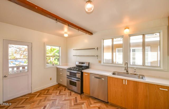Detail Gallery Image 6 of 19 For 5259 Aldama St, Los Angeles,  CA 90042 - 2 Beds | 2 Baths