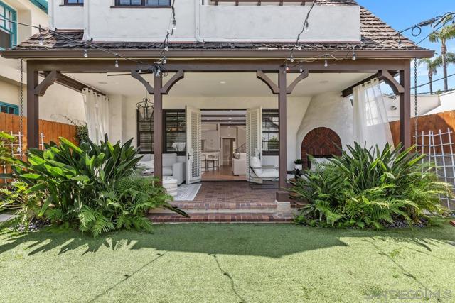 755 F Ave, Coronado CA: https://media.crmls.org/mediaz/bdb7b298-3aea-4c53-81c4-08e753713baf.jpg