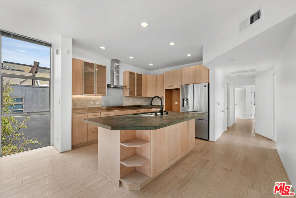 MLS #26843935 image #2