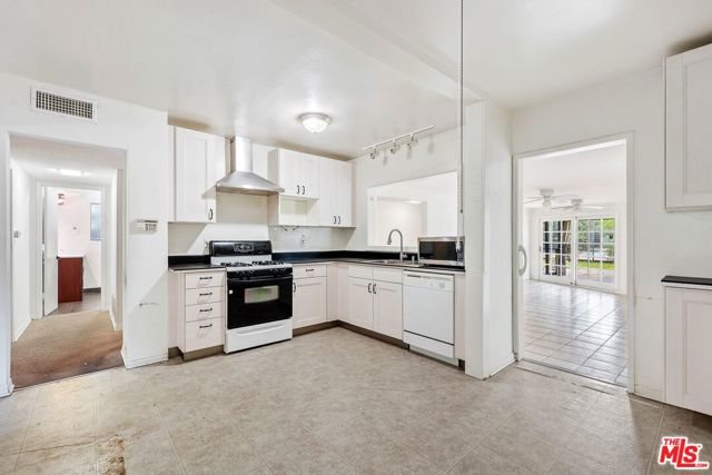 6055 Melvin Avenue photo 4