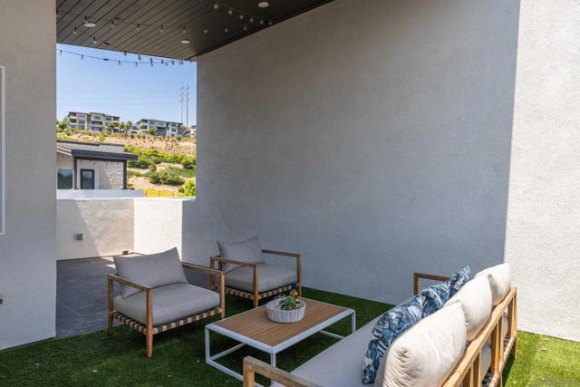 2731 Via Avella, San Diego CA: https://media.crmls.org/mediaz/bdb89d54-b984-405f-8211-1a5640ec85ed.jpg