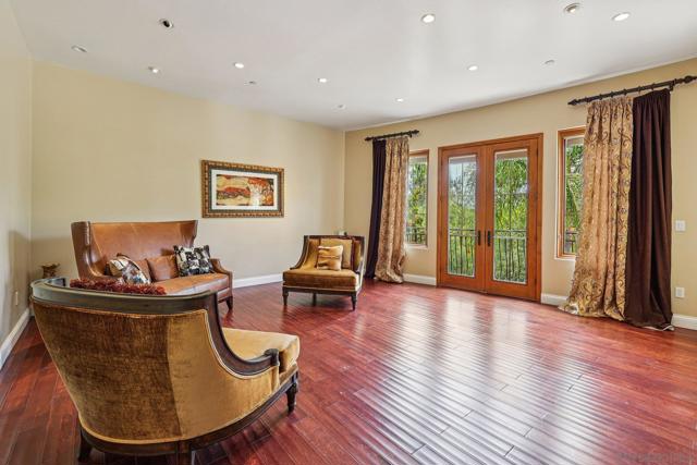 15035 Orchard View Dr, Poway CA: https://media.crmls.org/mediaz/bdb8a984-7966-4989-a07c-38abbc699cf3.jpg
