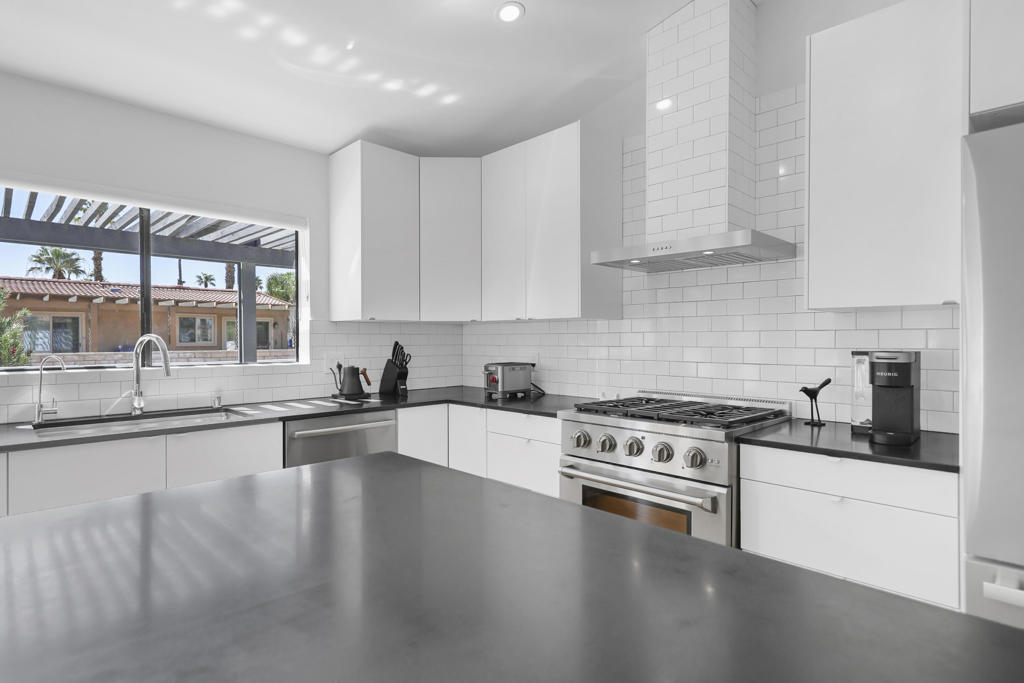 MLS #219135486DA image #2