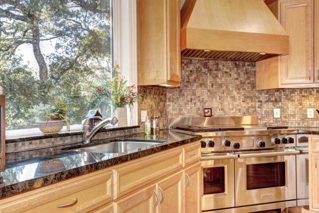 310 Old Spanish Trail, Portola Valley CA: https://media.crmls.org/mediaz/bdb8e692-e7a1-4e13-afb4-63f447afa8b6.jpg