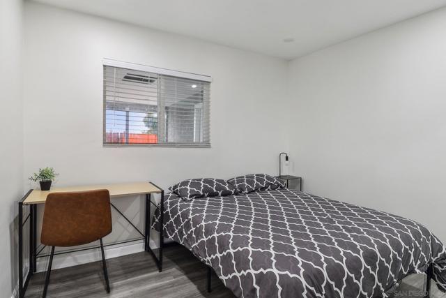 6242 Thorn St, San Diego CA: https://media.crmls.org/mediaz/bdb943d9-aafa-42c6-8599-f6632b702944.jpg