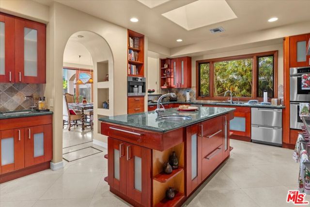 1740 Carla, Beverly Hills CA: https://media.crmls.org/mediaz/bdbaa499-13b9-4aba-9fa3-997964f43b63.jpg