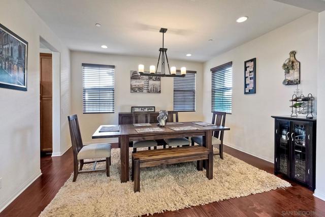 5324 Bella Vista St, Santee CA: https://media.crmls.org/mediaz/bdbbccc2-7d95-4bfd-9cd4-4169d7c54a0c.jpg