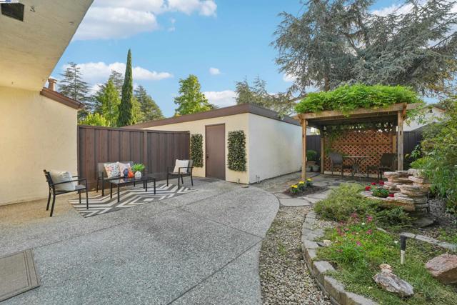 470 Rego Cmn, Fremont CA: https://media.crmls.org/mediaz/bdbbeb93-a9f4-4b3c-b5c4-c3801afdf708.jpg
