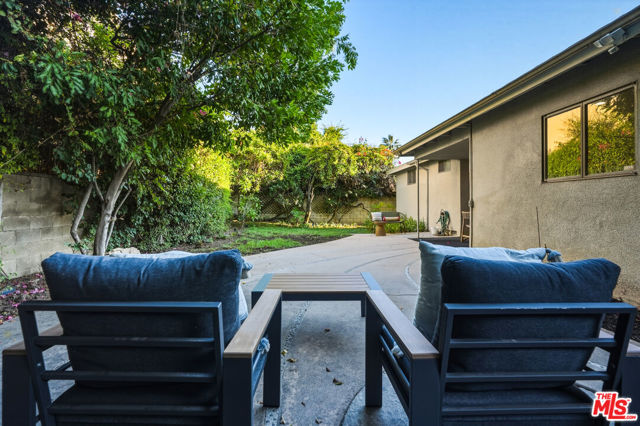 5518 Saloma Avenue photo 36