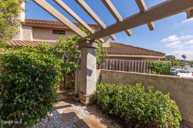 2927 Shirley Drive, Newbury Park CA: https://media.crmls.org/mediaz/bdbe2af2-30ea-42e2-9e82-eea75761ac8e.jpg