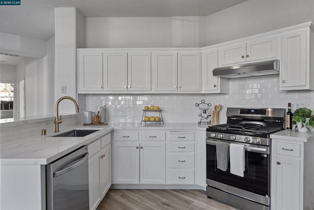 5109 Napa Shore Dr, Fairfield CA: https://media.crmls.org/mediaz/bdbea159-e743-4892-90c2-5959f7b64a01.jpg