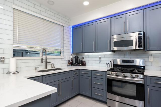 2372 Donner Pass Avenue, Sacramento CA: https://media.crmls.org/mediaz/bdbffbd1-e8e2-400c-9298-46faed525e28.jpg