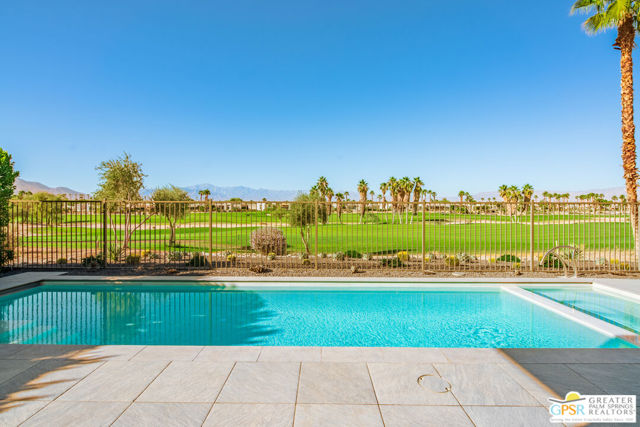 4321 Lumina Way, Palm Springs CA: https://media.crmls.org/mediaz/bdc10c23-34fe-4afd-9c0e-583f932411ad.jpg
