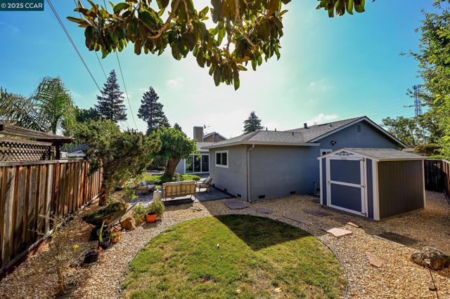 940 Lexington Pl, San Ramon CA: https://media.crmls.org/mediaz/bdc179e7-12f3-4c82-be6a-d1ada110a011.jpg