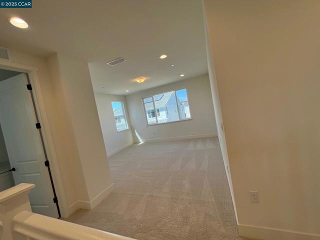 16121 Poulson Ct, Lathrop CA: https://media.crmls.org/mediaz/bdc19e43-16f5-4dca-8b31-eb95ce5830fb.jpg