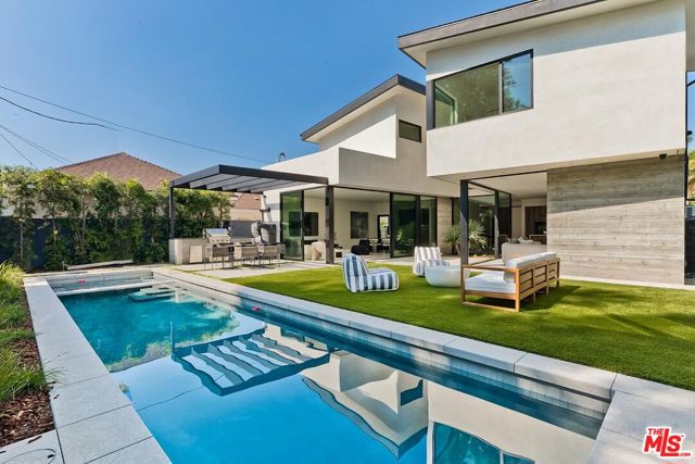 2831 Malcolm Avenue, Los Angeles CA: https://media.crmls.org/mediaz/bdc1ba56-d418-4b87-9f62-893754d74f15.jpg