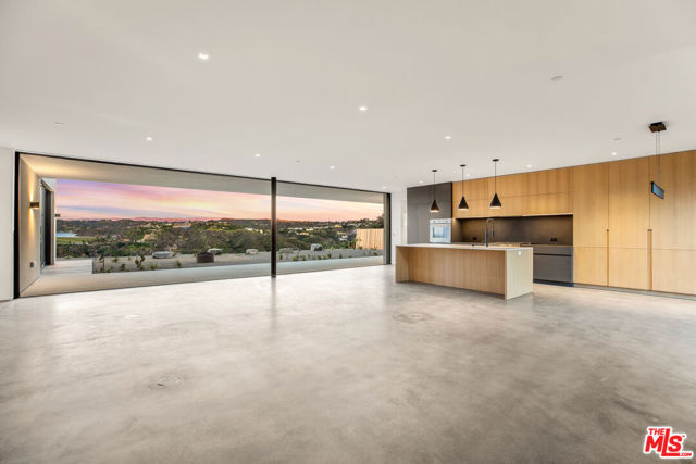 1448 STRADELLA Road, Los Angeles CA: https://media.crmls.org/mediaz/bdc2714c-81cf-4e4b-8918-81a3463bace8.jpg