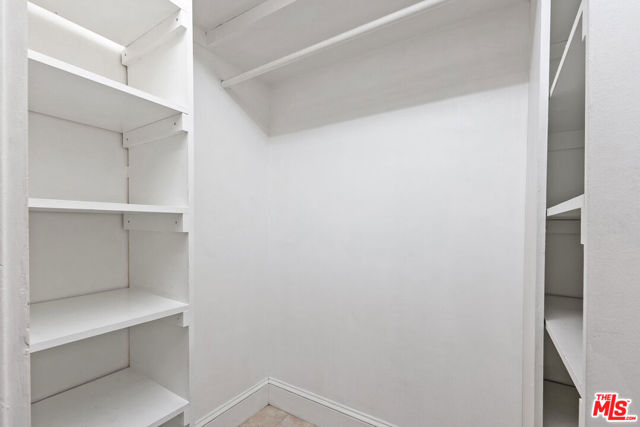 803 N Rexford Drive, Beverly Hills CA: https://media.crmls.org/mediaz/bdc30e45-753b-4515-81e0-2a79382a5bf8.jpg