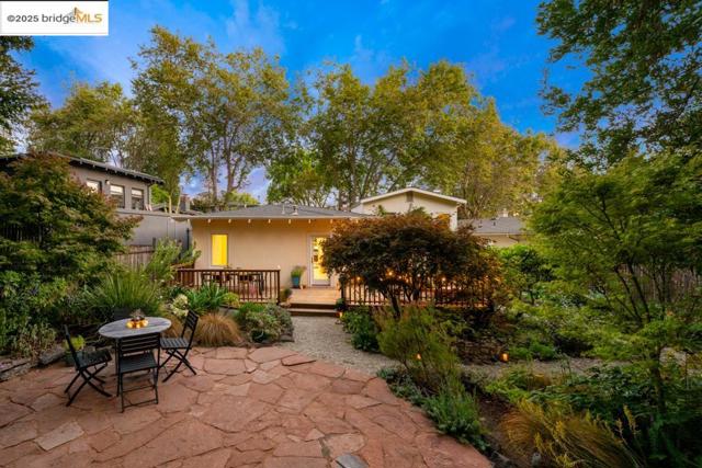 1081 Keith Ave, Berkeley CA: https://media.crmls.org/mediaz/bdc38ea3-4625-45d4-a475-5fcddbdd28d7.jpg