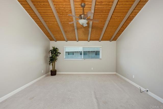 3404 Oak Cliff Dr, Fallbrook CA: https://media.crmls.org/mediaz/bdc3d63e-7e28-442c-9a24-a11d3e9c0a34.jpg