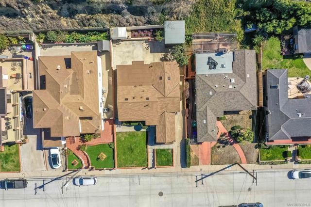 2967 Dove St, San Diego CA: https://media.crmls.org/mediaz/bdc42e30-f345-471b-84e8-6efd84331ae4.jpg