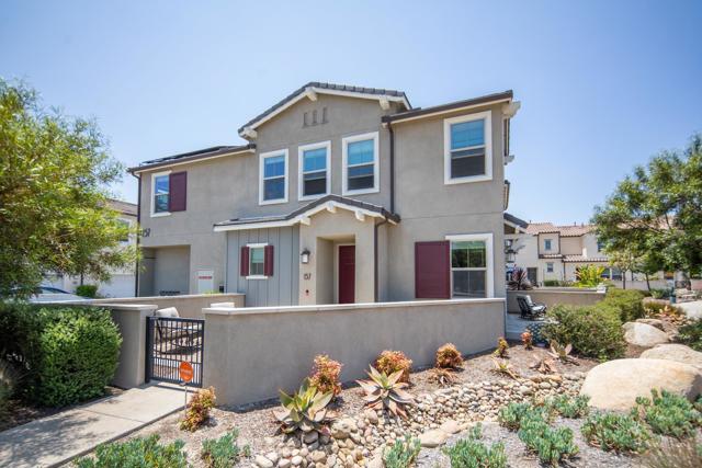1257 Calle Datura, Chula Vista CA: https://media.crmls.org/mediaz/bdc581d4-3cdb-4fb0-b5ab-a435a3b6a8c9.jpg