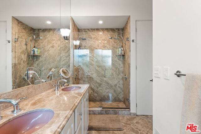 3340 Scadlock Lane, Sherman Oaks CA: https://media.crmls.org/mediaz/bdc5adc7-cc18-477a-b670-dc7b91ebf2f3.jpg