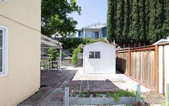 477 Clifford Ct, Bay Point CA: https://media.crmls.org/mediaz/bdc615fc-a8a1-4566-ac3b-e3ec5030287a.jpg
