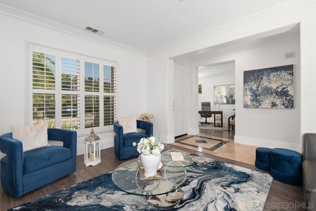 10237 Paseo De Linda, San Diego CA: https://media.crmls.org/mediaz/bdc62824-e9bd-4c11-8de1-96e71681c6ab.jpg