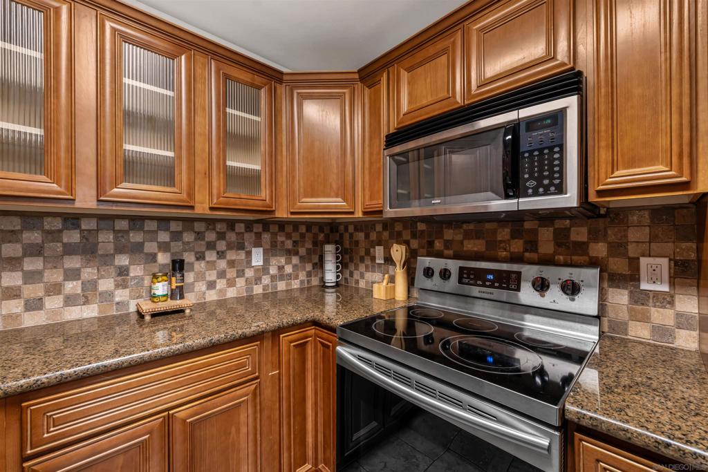 1030 Robinson Ave - photo 17