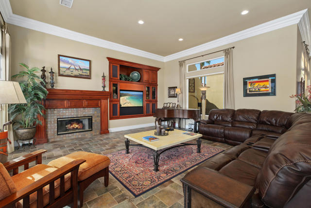 81655 Brown Deer, La Quinta CA: https://media.crmls.org/mediaz/bdc7a1d1-640d-4496-b66e-19ca09ef0036.jpg