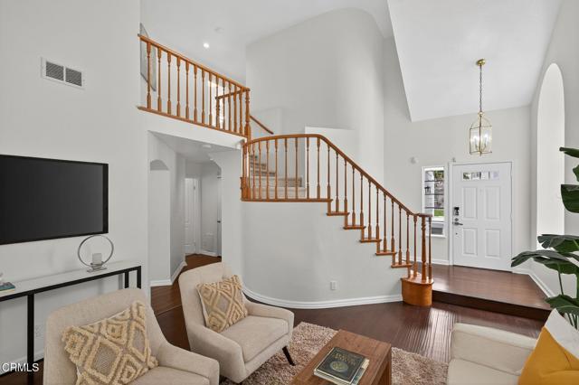 676 Pacific Cove Drive, Port Hueneme CA: https://media.crmls.org/mediaz/bdc8b847-ec3c-466b-b447-61b6342b7377.jpg