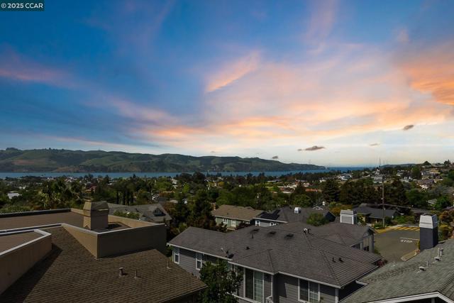 1620 Saint Francis Ct, Benicia CA: https://media.crmls.org/mediaz/bdca4f64-c2f2-4be0-9ec8-5206a0b84033.jpg