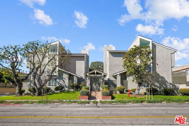 609 Meyer Lane, Redondo Beach, California 90278, 2 Bedrooms Bedrooms, ,1 BathroomBathrooms,Residential,Sold,Meyer,23239303