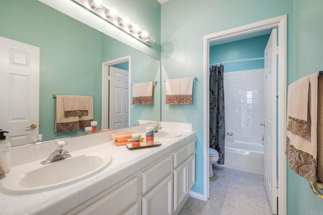 5141 Palmera Dr, Oceanside CA: https://media.crmls.org/mediaz/bdcd0f53-2159-4995-b3a4-0cb9854f619d.jpg