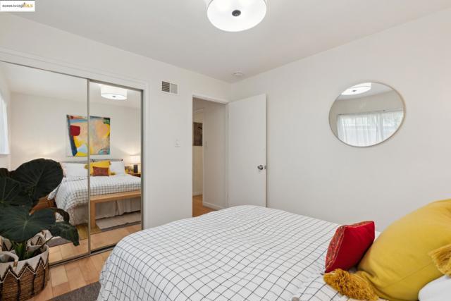 1337 Henry Street, Berkeley CA: https://media.crmls.org/mediaz/bdcd1379-8979-4e28-b2bc-1f60c530525a.jpg