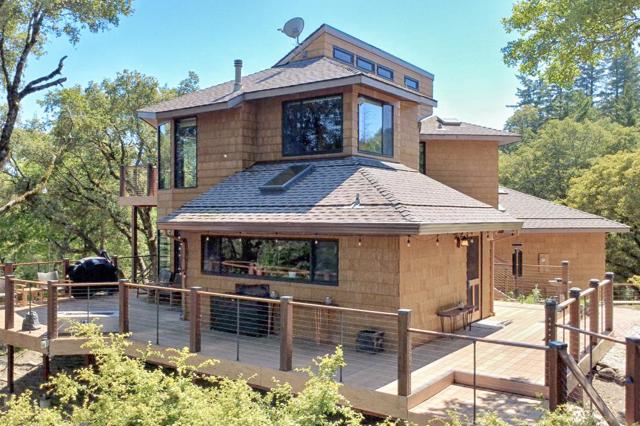 18467 Las Cumbres Road, Los Gatos CA: https://media.crmls.org/mediaz/bdcd4462-e052-4839-b669-426330dfe187.jpg