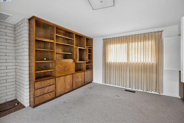20521 Upper Hillview Dr, Sonora CA: https://media.crmls.org/mediaz/bdcd9074-74d7-4a54-aa7c-5e6f62d8042c.jpg