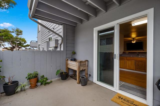 3095 Marina Drive, Marina CA: https://media.crmls.org/mediaz/bdce28b2-15f5-4f5b-b6f0-13c074a67e65.jpg
